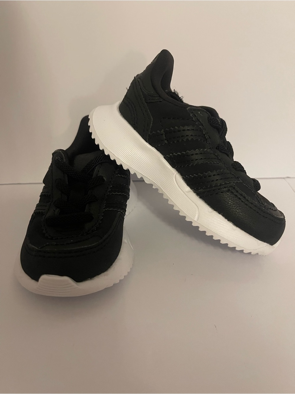 Adidas Originals Infant Toddler Retropy F2 Sneakers Tennis Shoes Sz 4